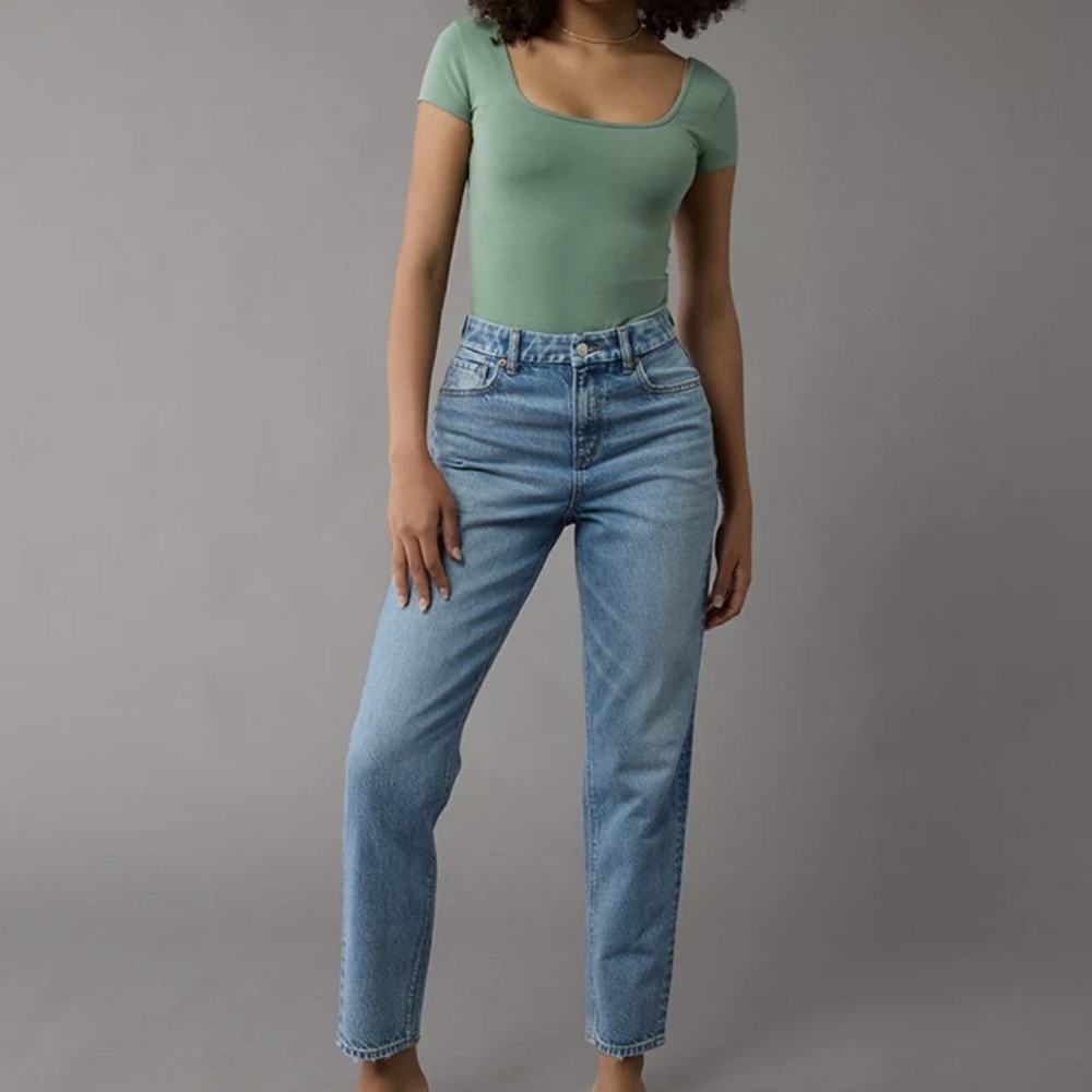 American Eagle Outfitters Light Blue High-Rise Straight Jeans